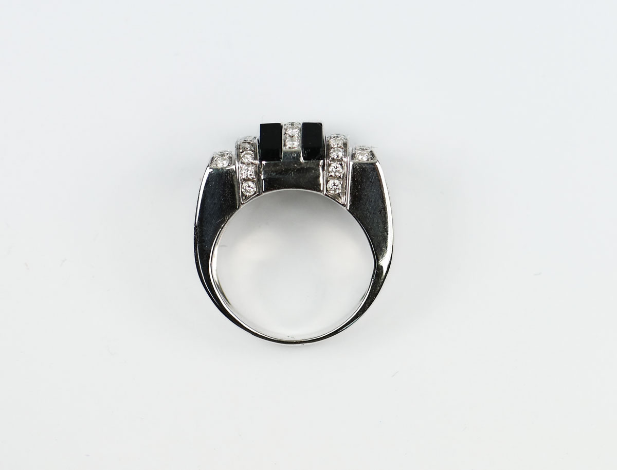Omgeving Doorbraak Versnellen Verkocht! Antieke 18-karaats witgouden ring met onyx en diamant - Antieke  Sieraden - Kroone & Co