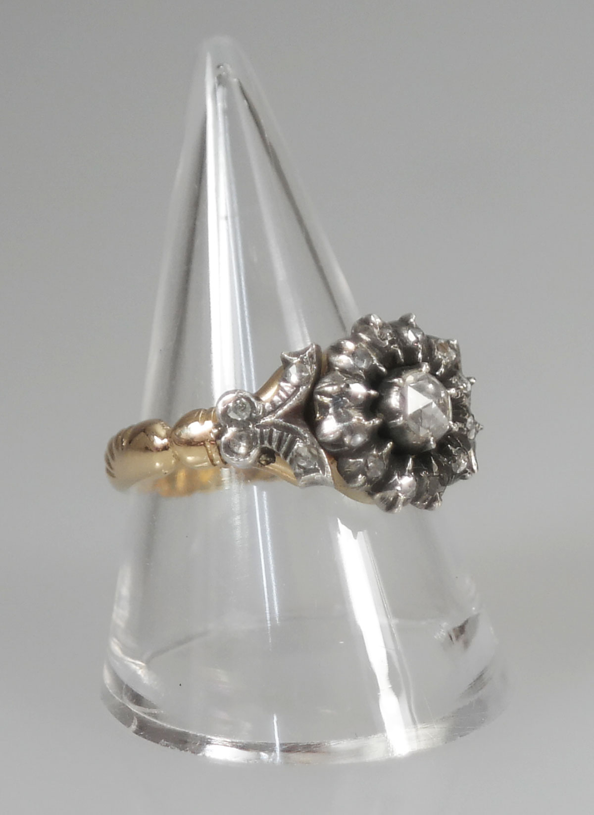 sigaret Mordrin Van toepassing Antieke gouden entourage ring met diamant - Antieke Sieraden - Kroone & Co